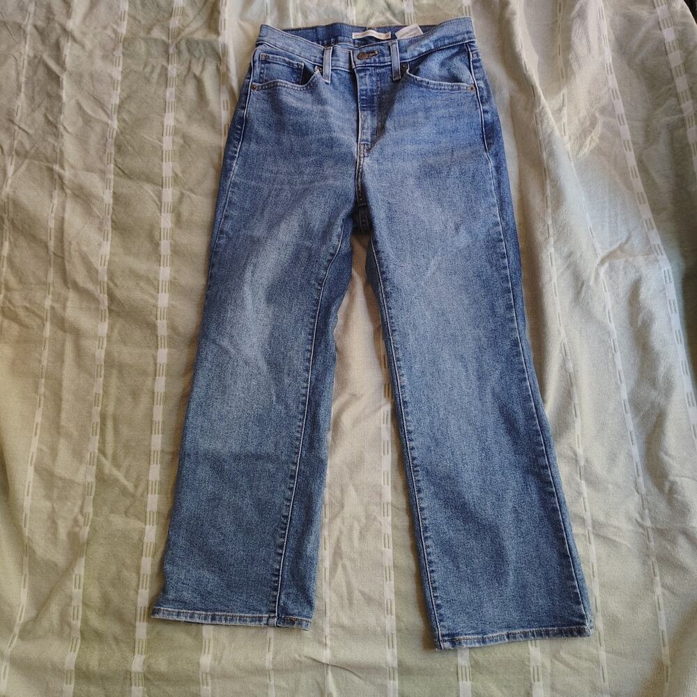 Levi’s High‑Waisted Crop Flare Jeans 28x27 Medium Wash